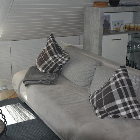 Dg-Zimmer Koln Bagian luar foto