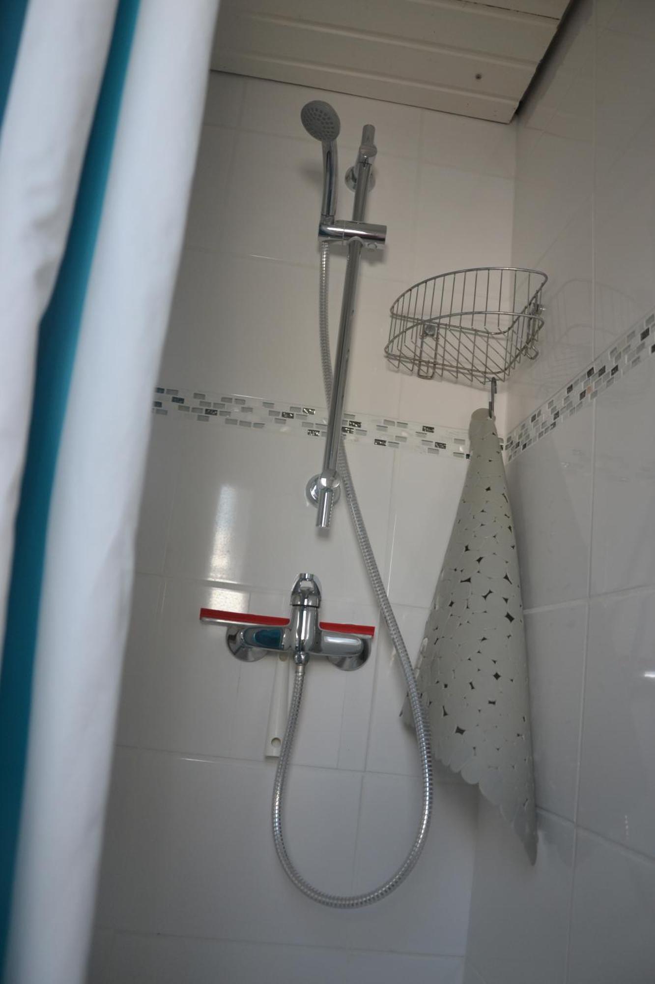 Dg-Zimmer Koln Bagian luar foto