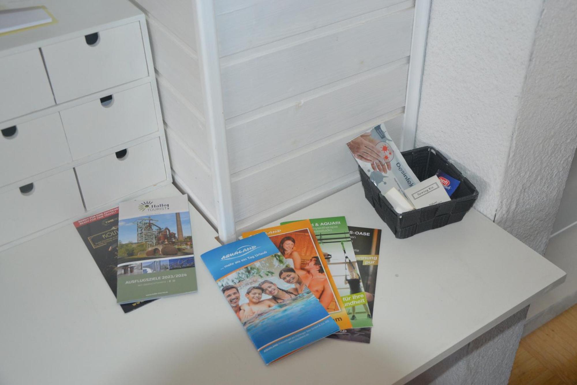 Dg-Zimmer Koln Bagian luar foto